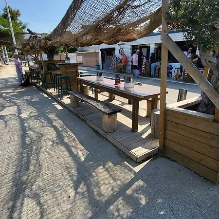 T1 Climatise Avec Parking A 700m Des Plages, Animaux Admis - Fr-1-316-250 * Le Brusc
